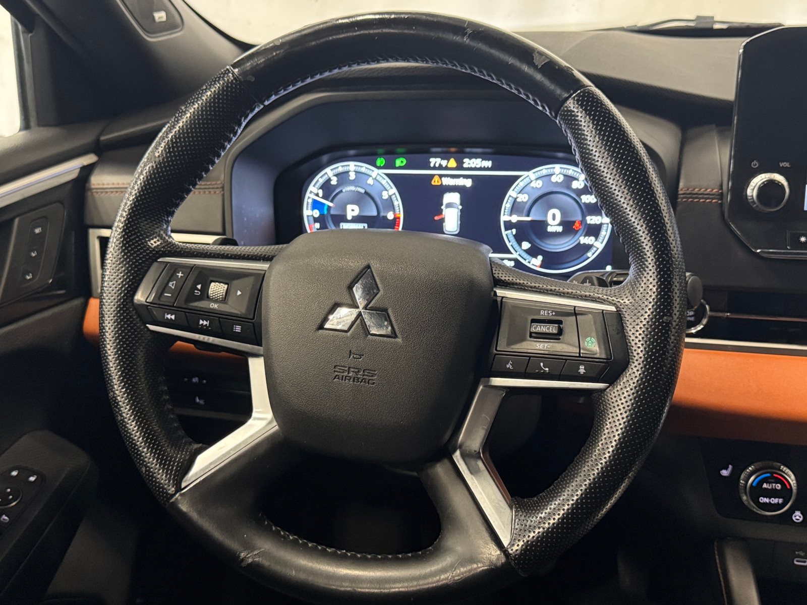 Thumbnail: 2022 Mitsubishi Outlander - 4