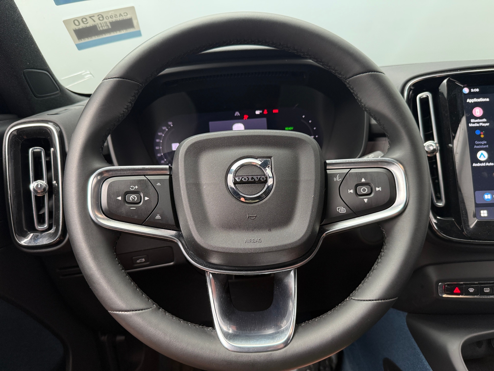 Thumbnail: 2023 Volvo XC40 - 5