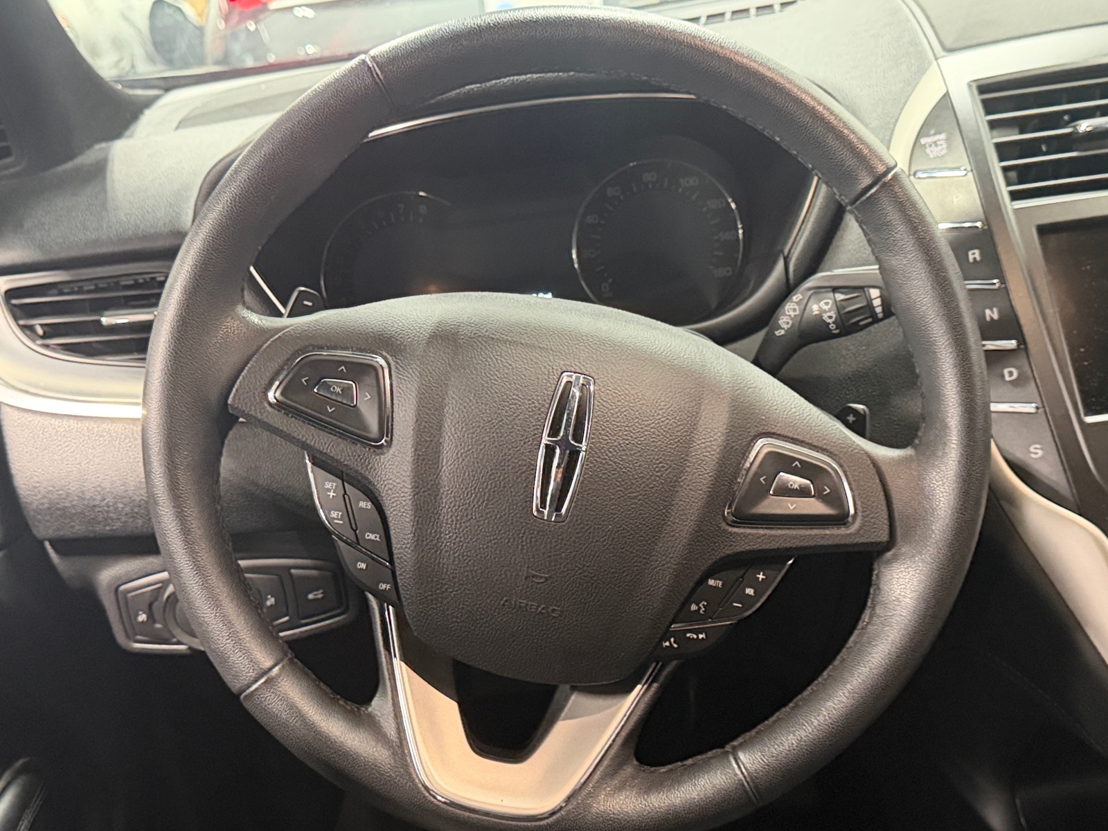 Thumbnail: 2017 Lincoln MKC - 4