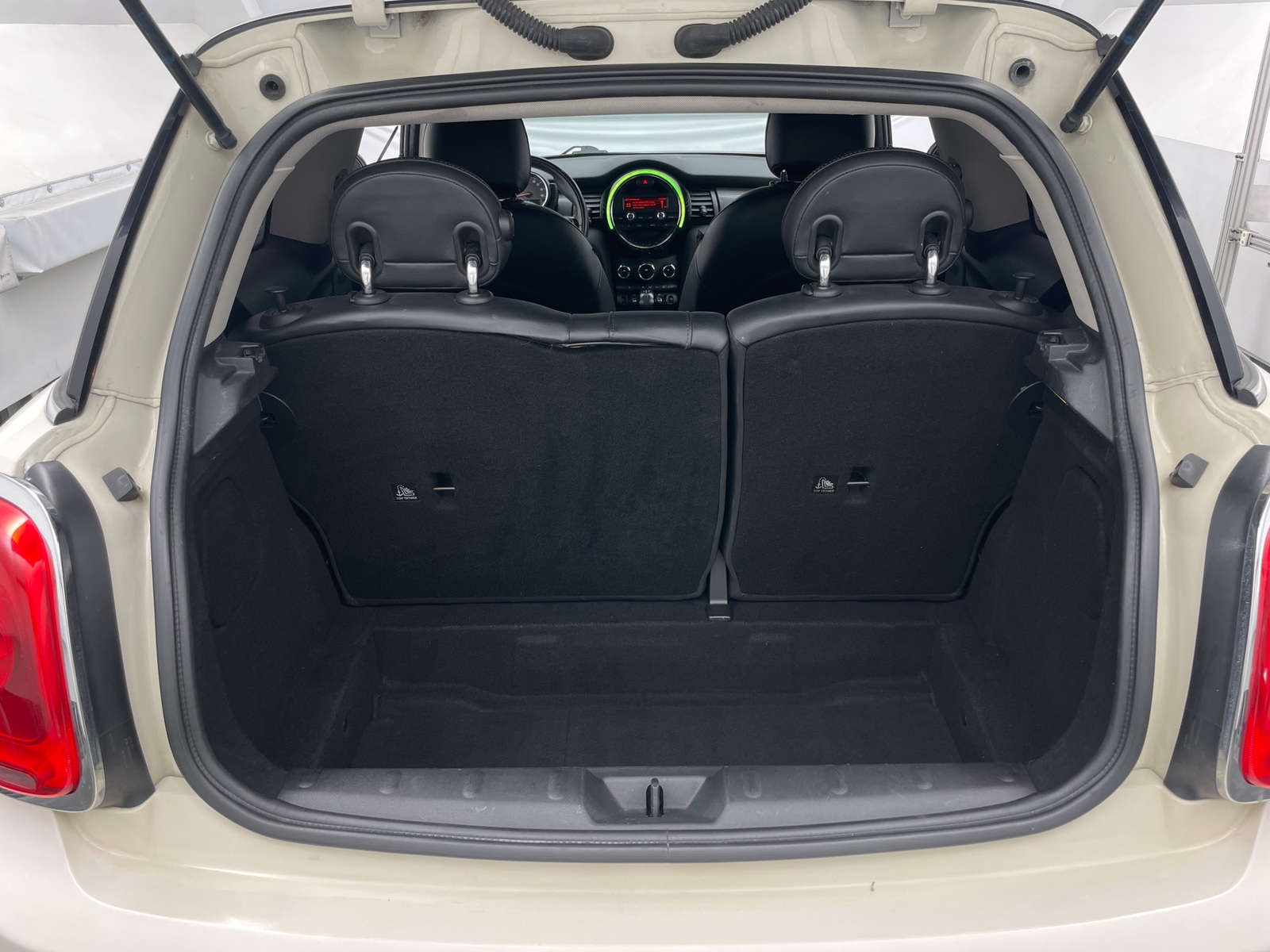 Thumbnail: 2015 MINI Cooper Hardtop - 6