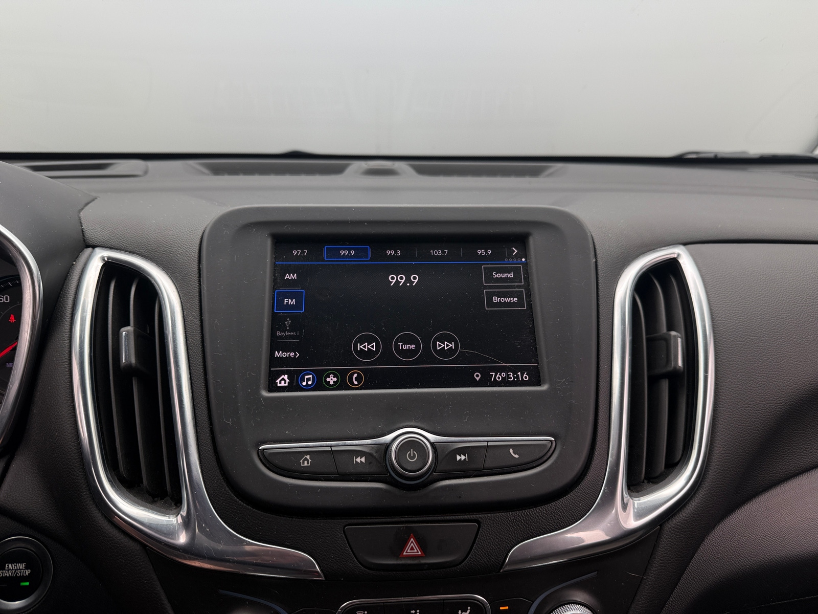 Thumbnail: 2021 Chevrolet Equinox - 4
