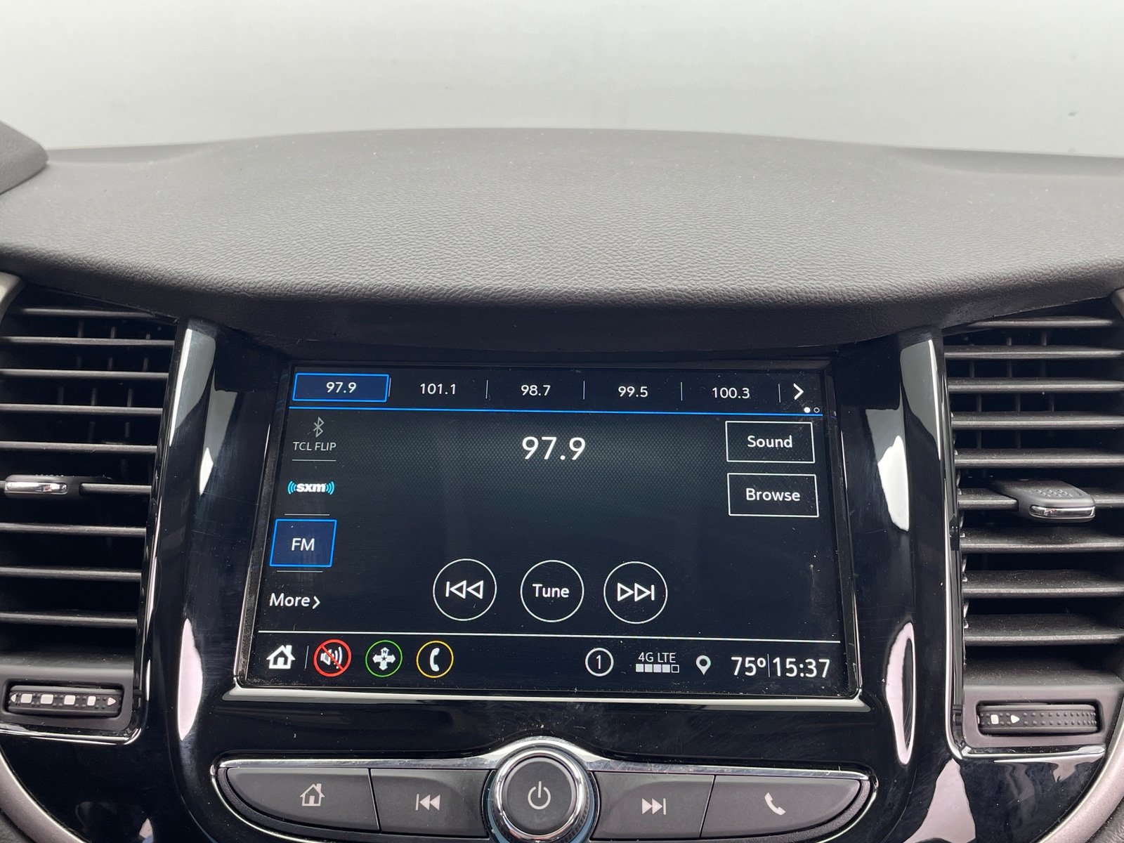 Thumbnail: 2019 Chevrolet Trax - 4