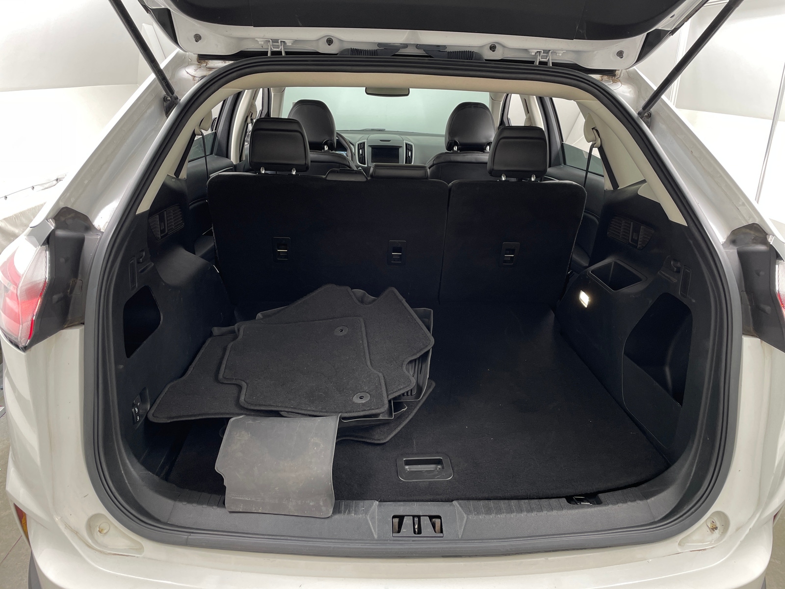 Thumbnail: 2019 Ford Edge - 7