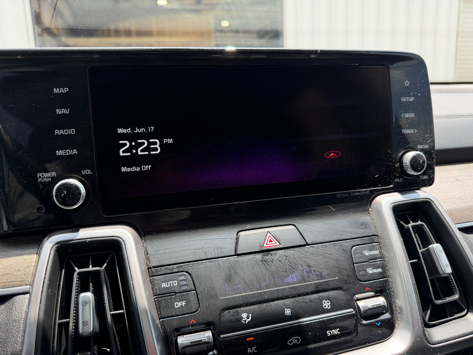 Thumbnail: 2022 Kia Sorento - 3