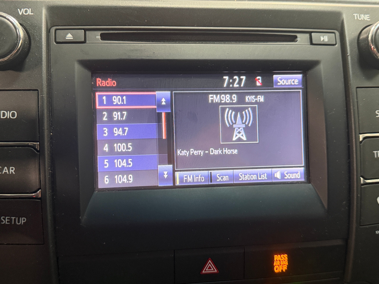 Thumbnail: 2016 Toyota Camry - 4