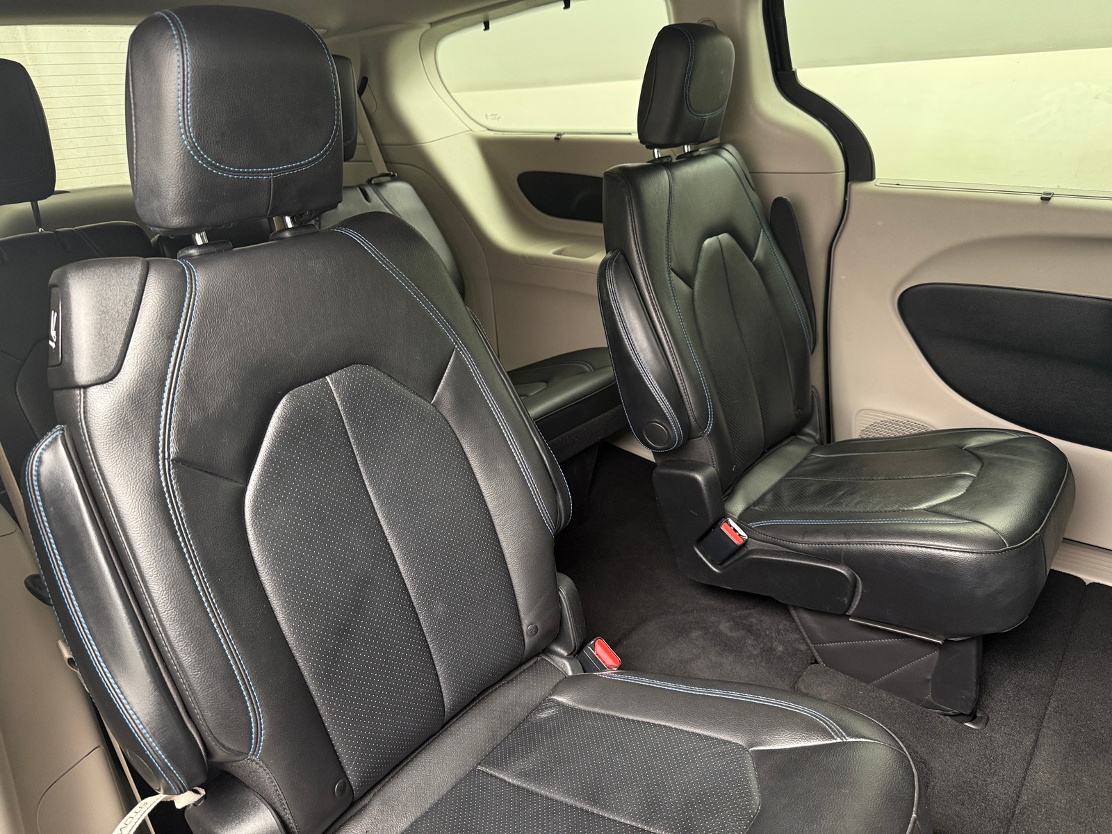 Thumbnail: 2021 Chrysler Pacifica - 5