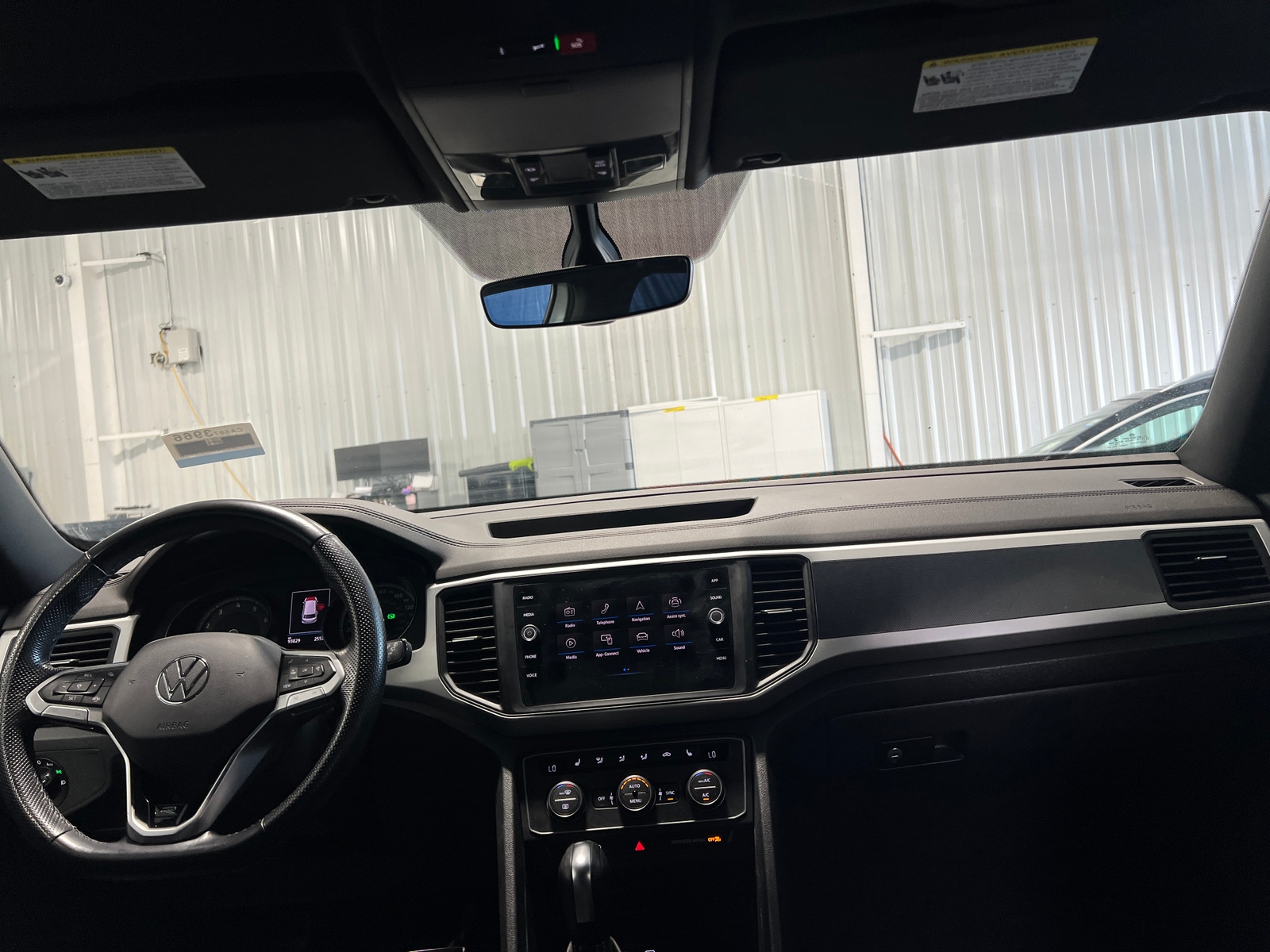 Thumbnail: 2021 Volkswagen Atlas - 3