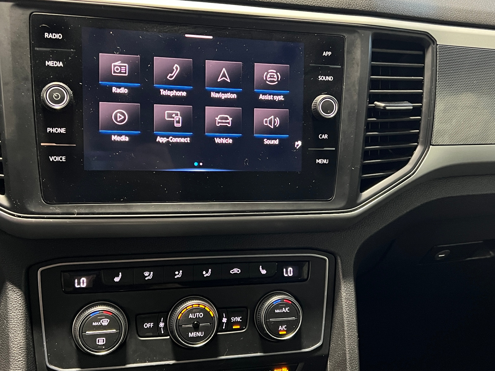 Thumbnail: 2021 Volkswagen Atlas - 4