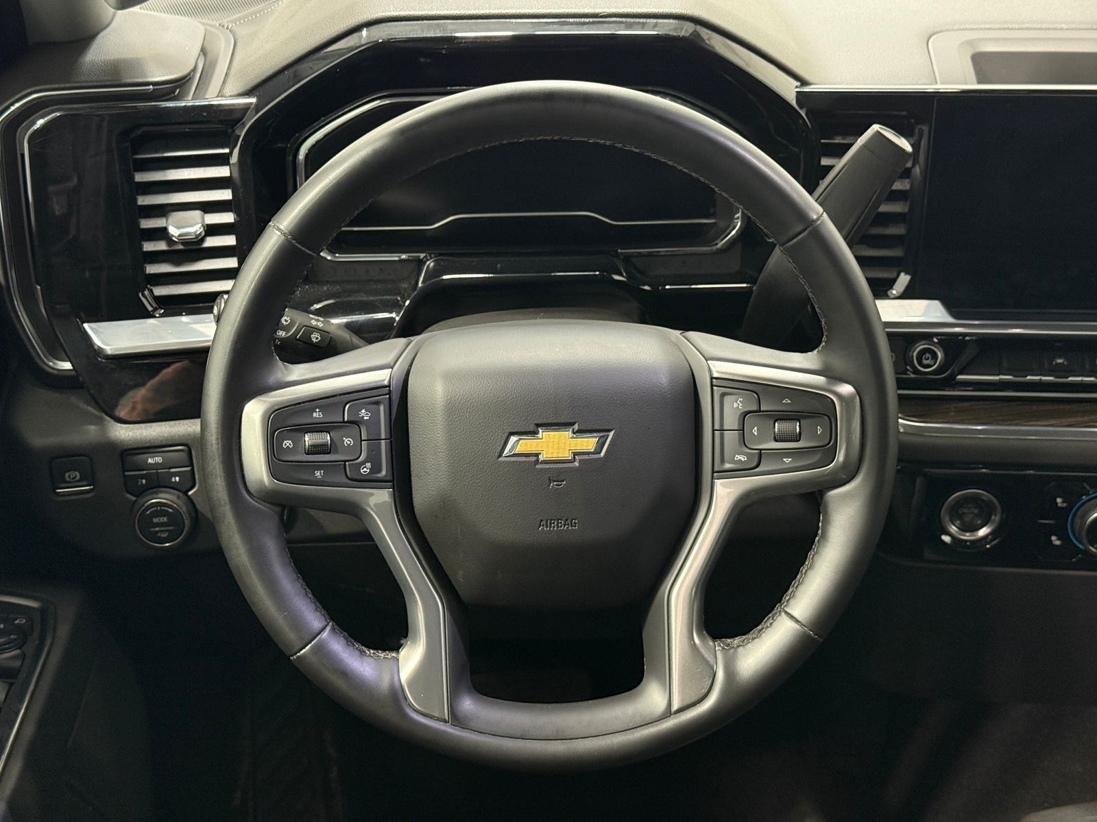 Thumbnail: 2024 Chevrolet Silverado 1500 - 5