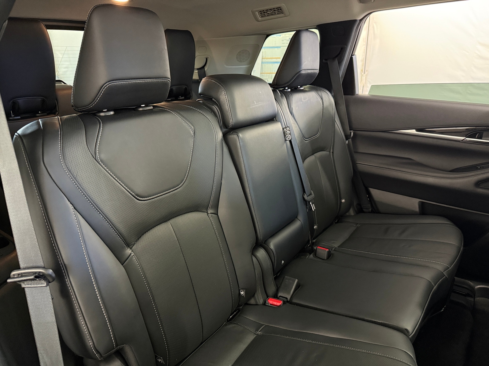 Thumbnail: 2023 INFINITI QX60 - 5