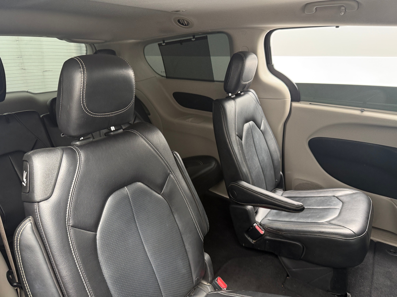 Thumbnail: 2022 Chrysler Pacifica - 5