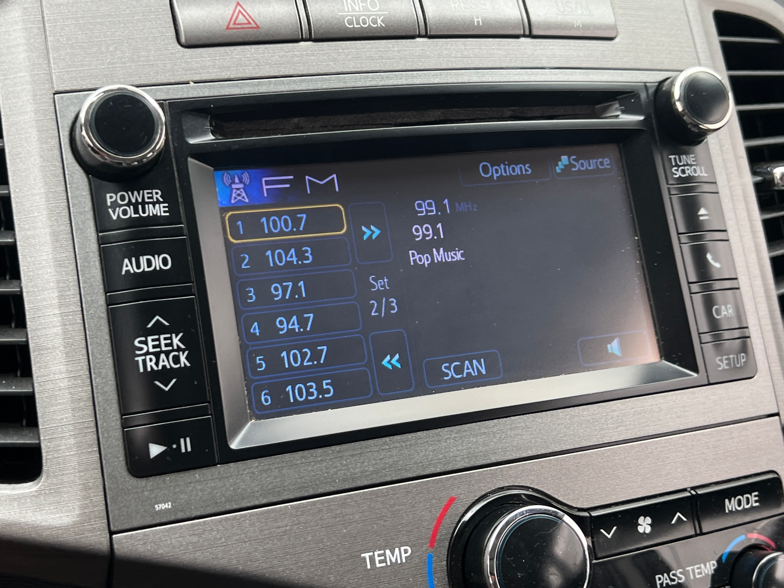 Thumbnail: 2013 Toyota Venza - 4