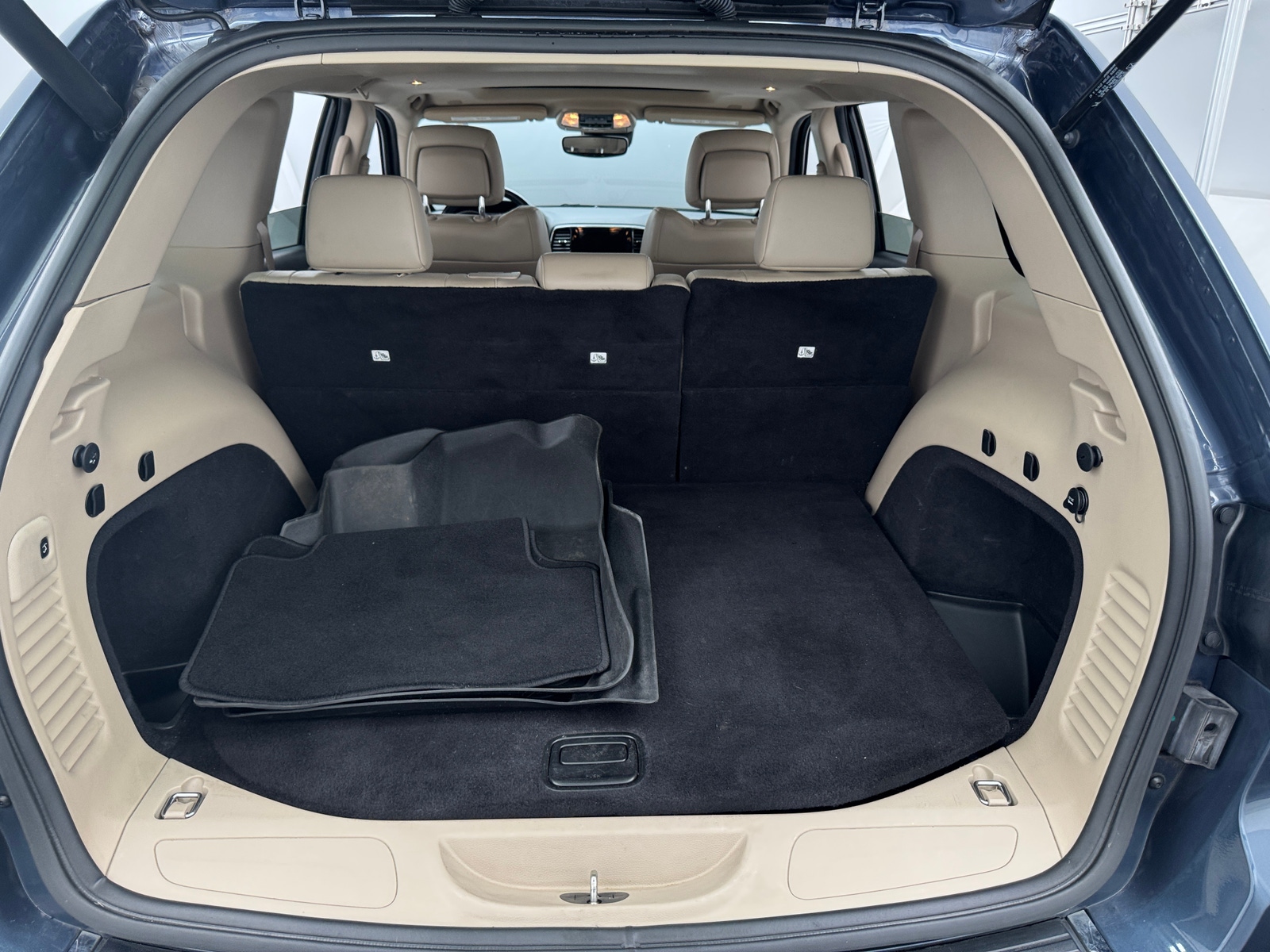 Thumbnail: 2020 Jeep Grand Cherokee - 6