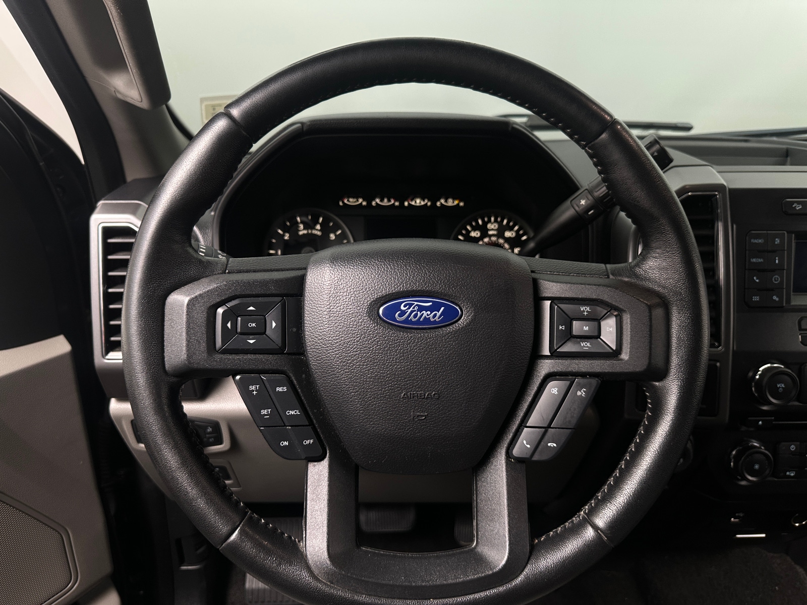 Thumbnail: 2018 Ford Econoline - 5