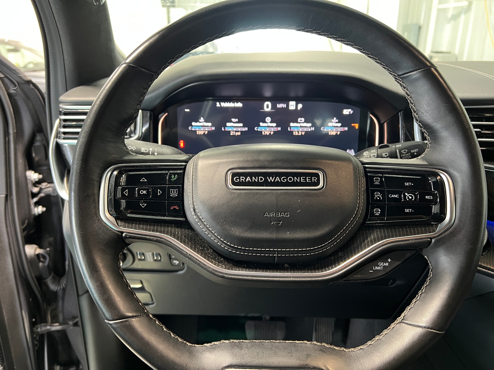 Thumbnail: 2024 Jeep Grand Wagoneer L - 4