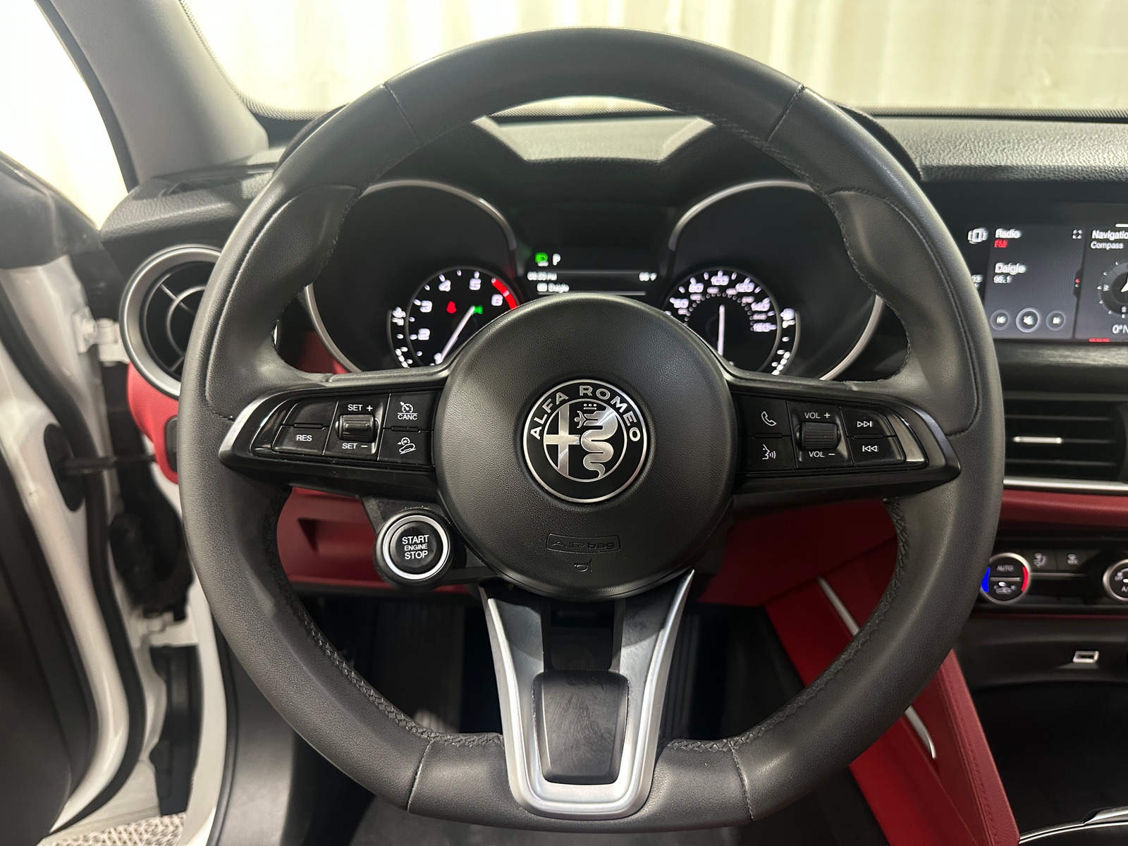Thumbnail: 2020 Alfa Romeo Stelvio - 4