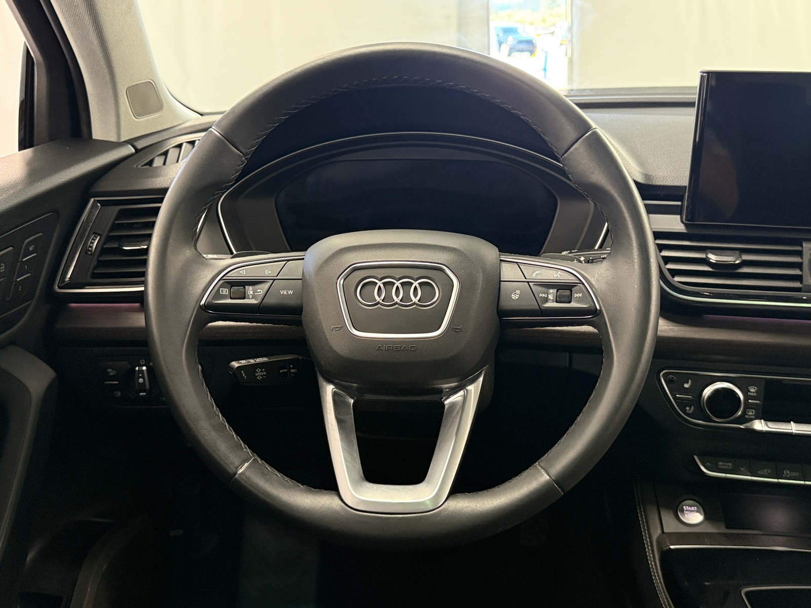 Thumbnail: 2023 Audi Q5 - 4