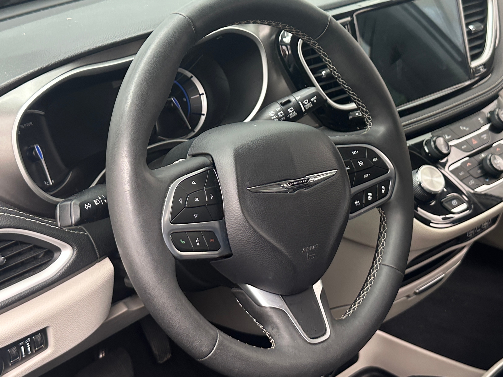 Thumbnail: 2024 Chrysler Pacifica - 4