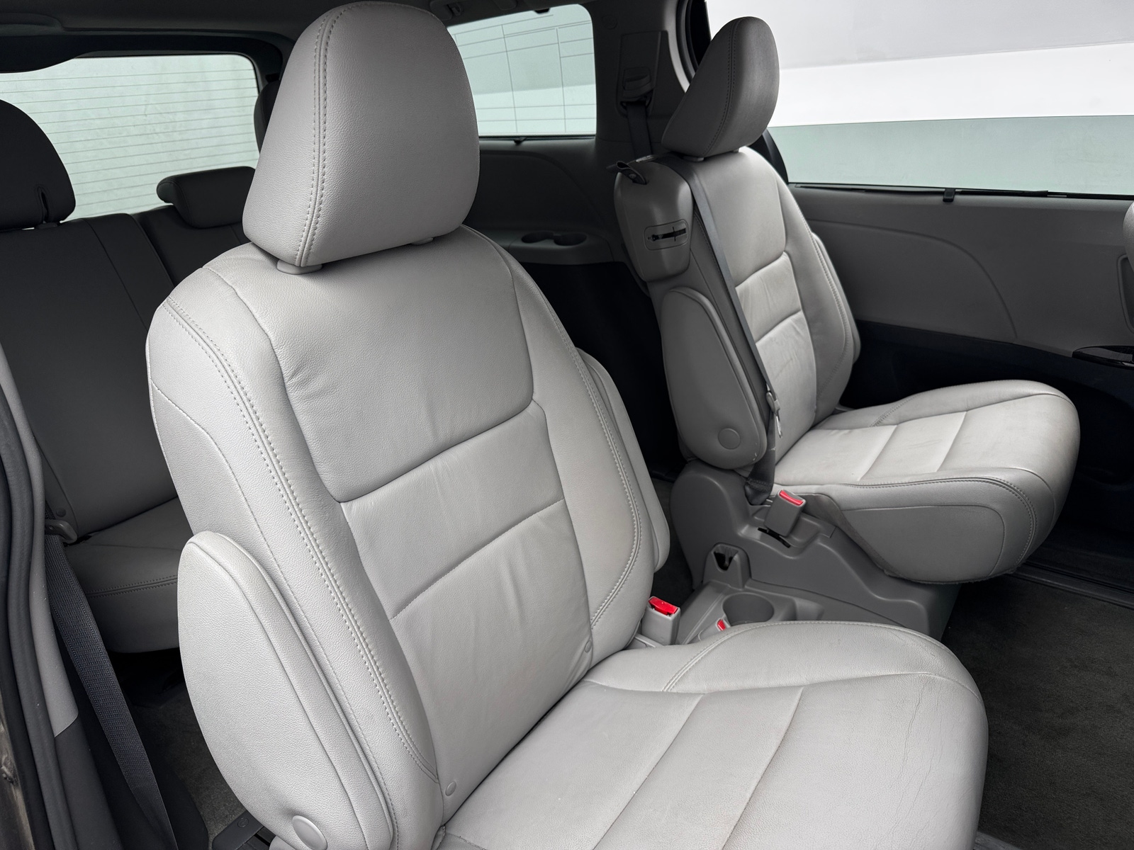 Thumbnail: 2018 Toyota Sienna - 5