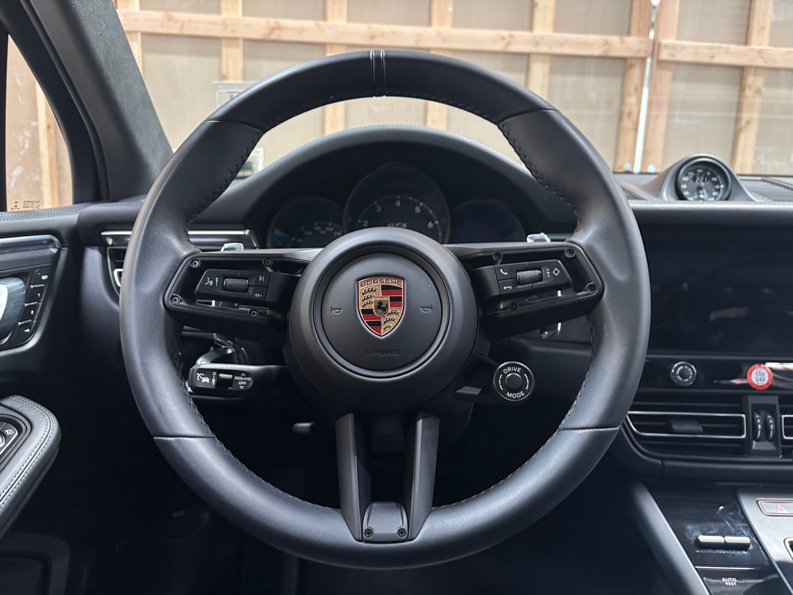Thumbnail: 2023 Porsche Macan - 4