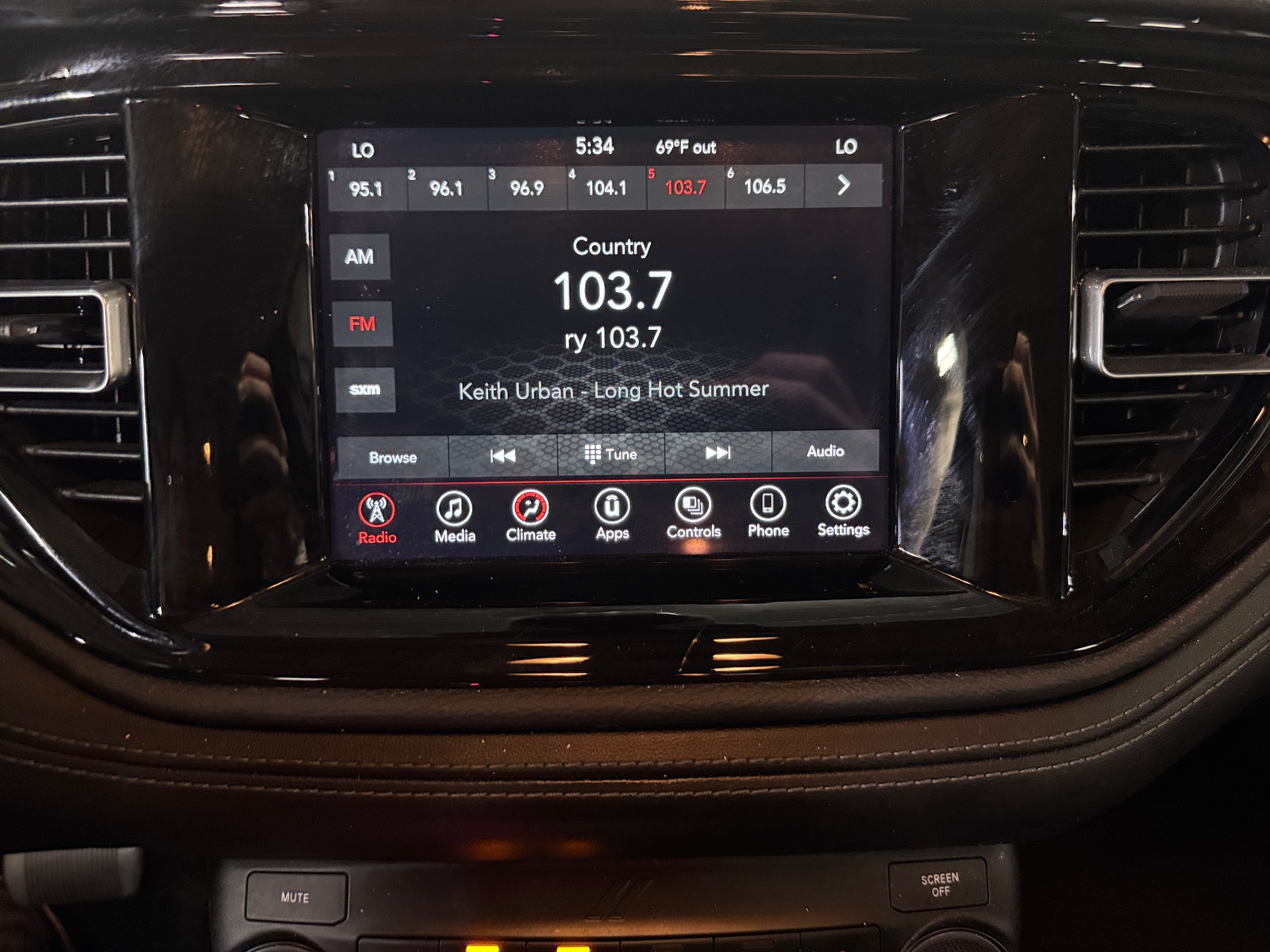 Thumbnail: 2021 Dodge Durango - 4