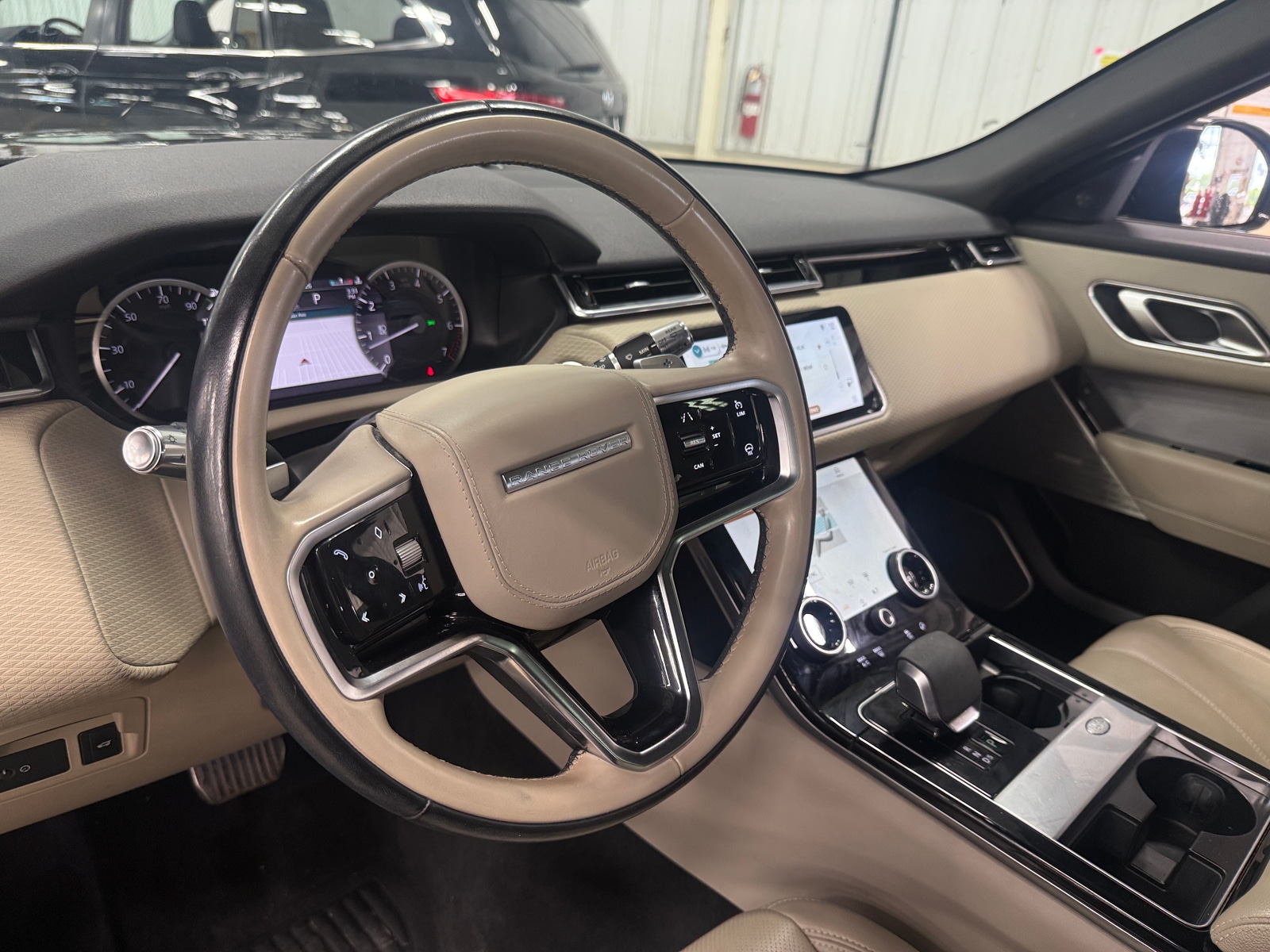 Thumbnail: 2021 Land Rover Range Rover Velar - 4