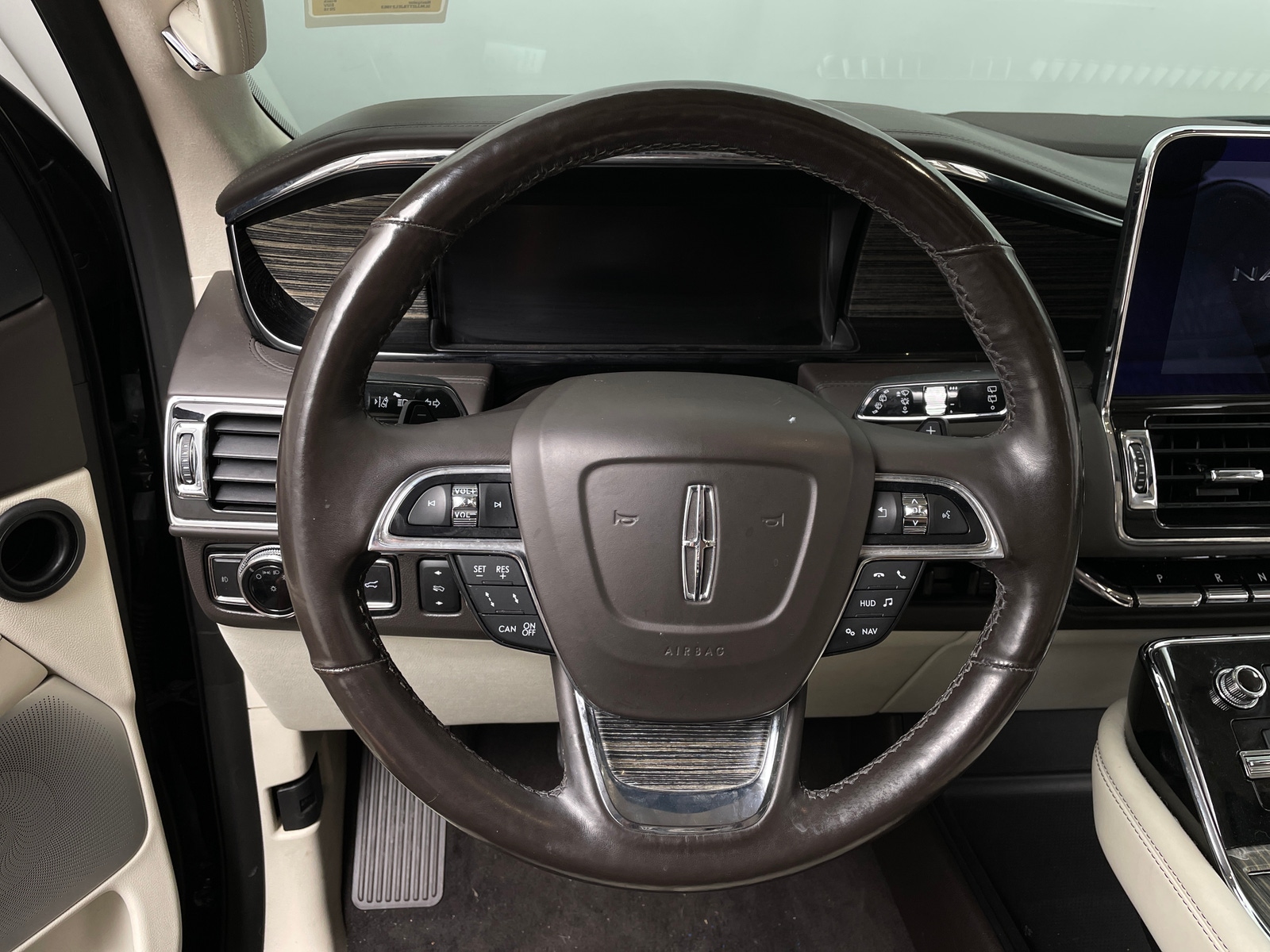 Thumbnail: 2018 Lincoln Navigator - 4