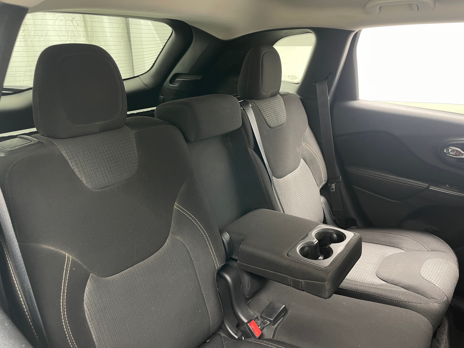 Thumbnail: 2016 Jeep Cherokee - 6