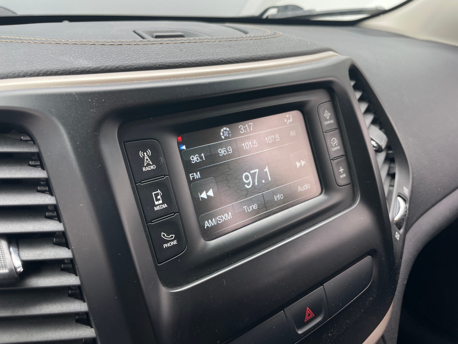 Thumbnail: 2016 Jeep Cherokee - 4