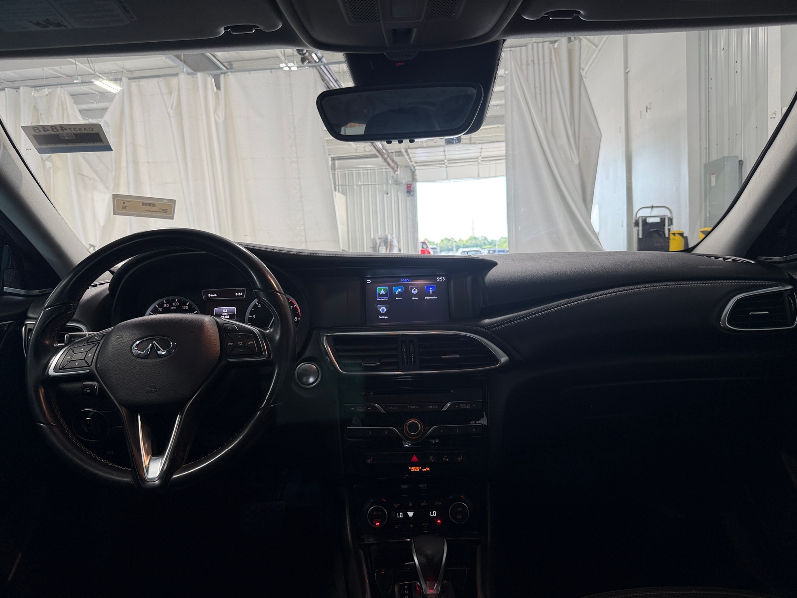 Thumbnail: 2018 INFINITI QX30 - 2