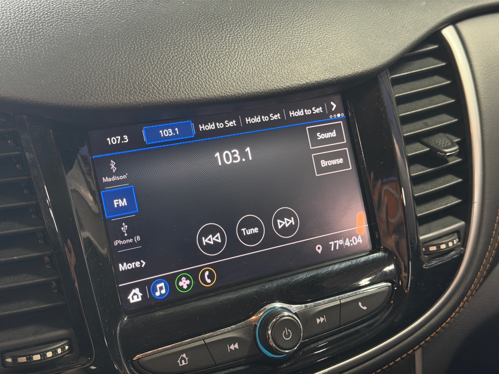 Thumbnail: 2020 Chevrolet Trax - 4