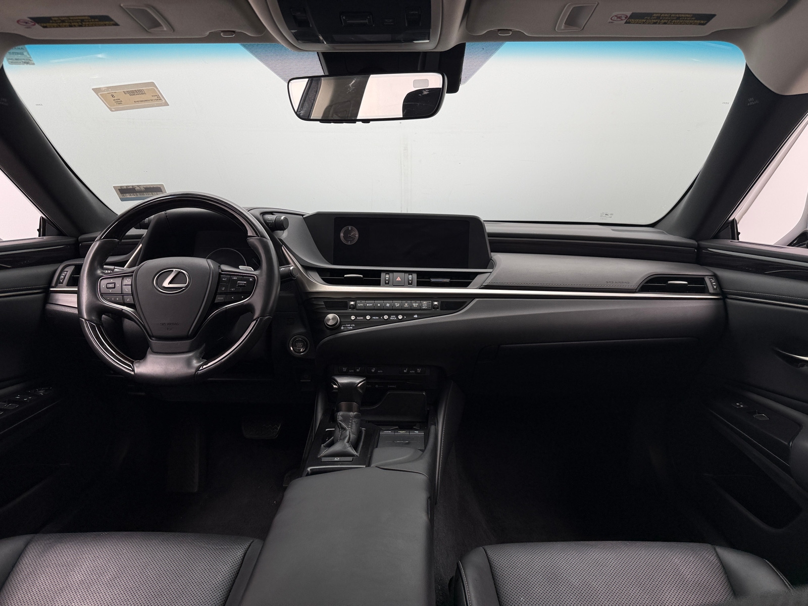 Thumbnail: 2021 Lexus ES - 3