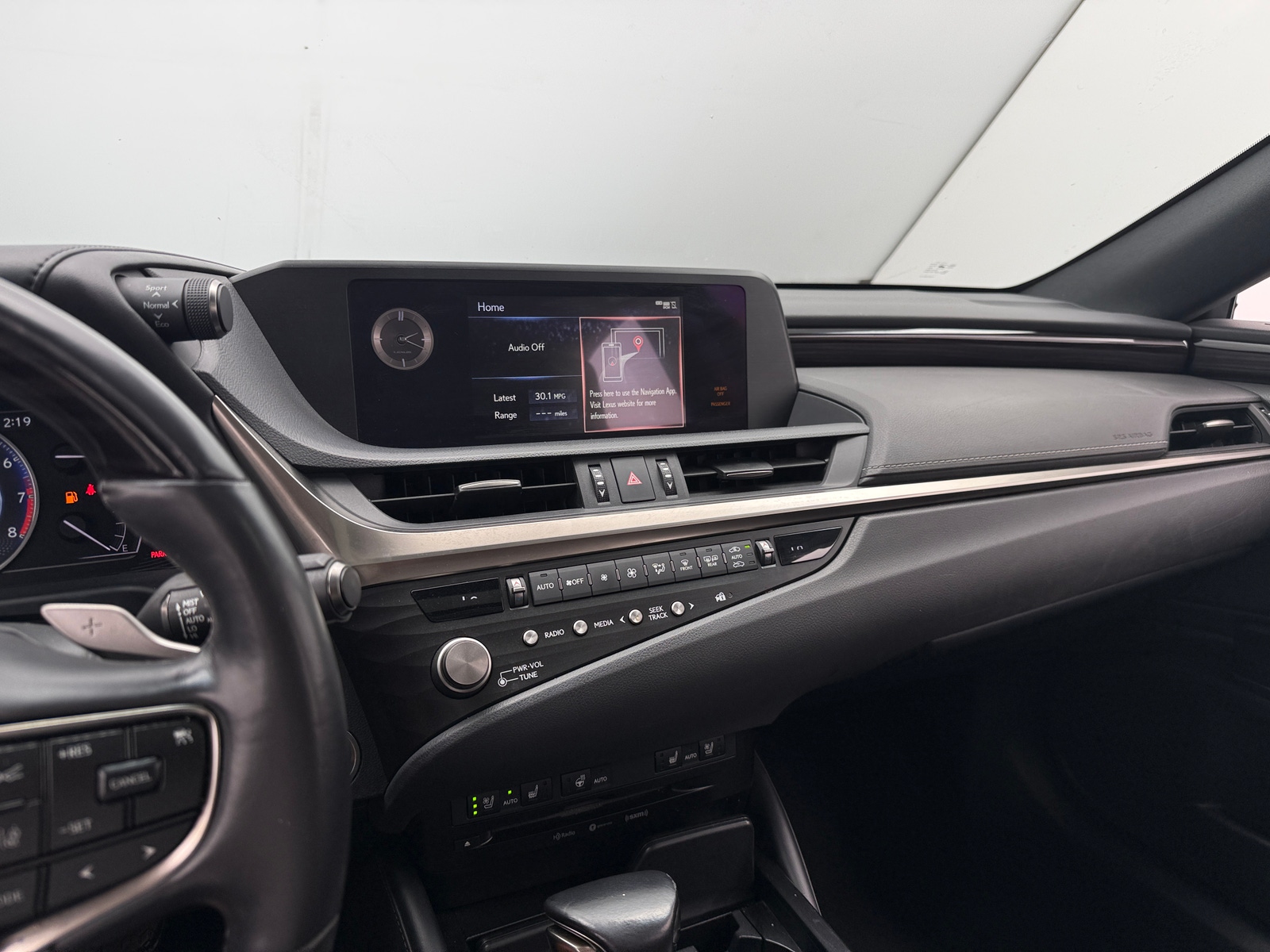 Thumbnail: 2021 Lexus ES - 4