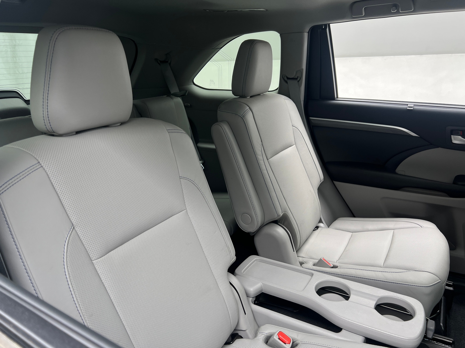 Thumbnail: 2019 Toyota Highlander - 5