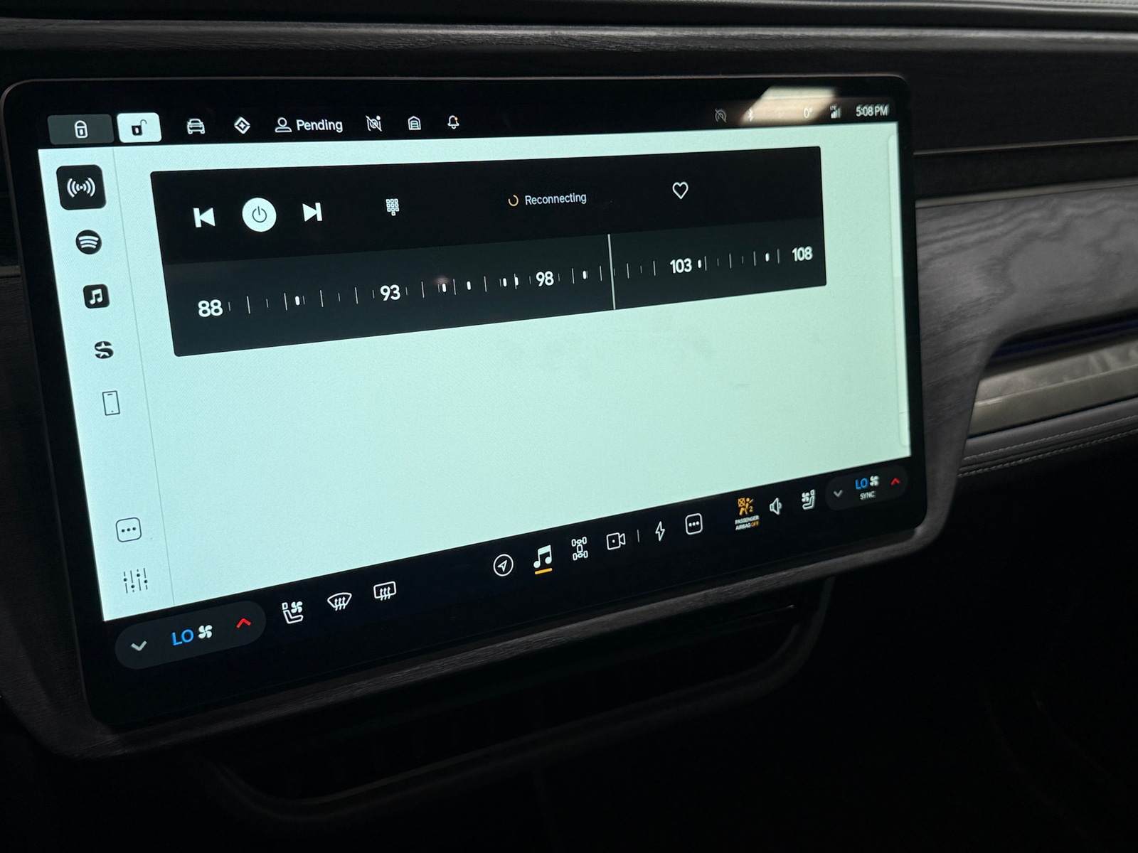 Thumbnail: 2023 Rivian R1S - 3
