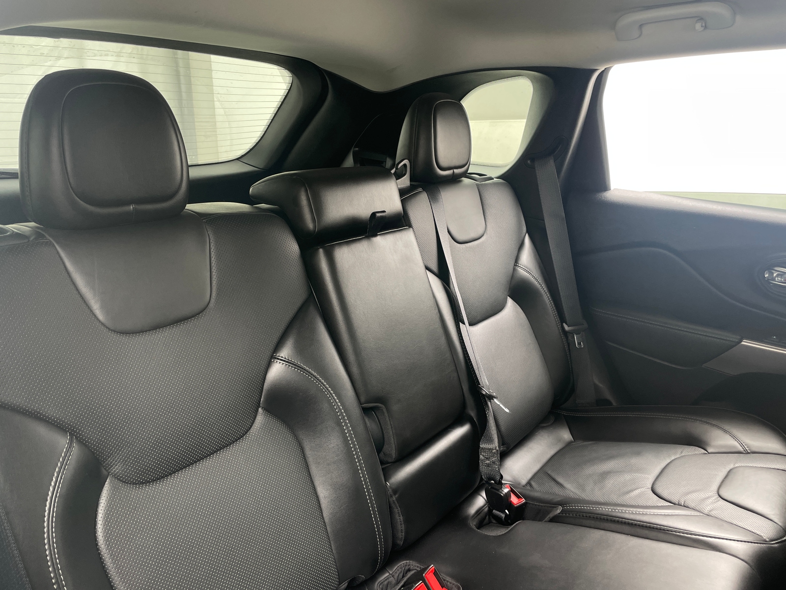 Thumbnail: 2020 Jeep Cherokee - 5