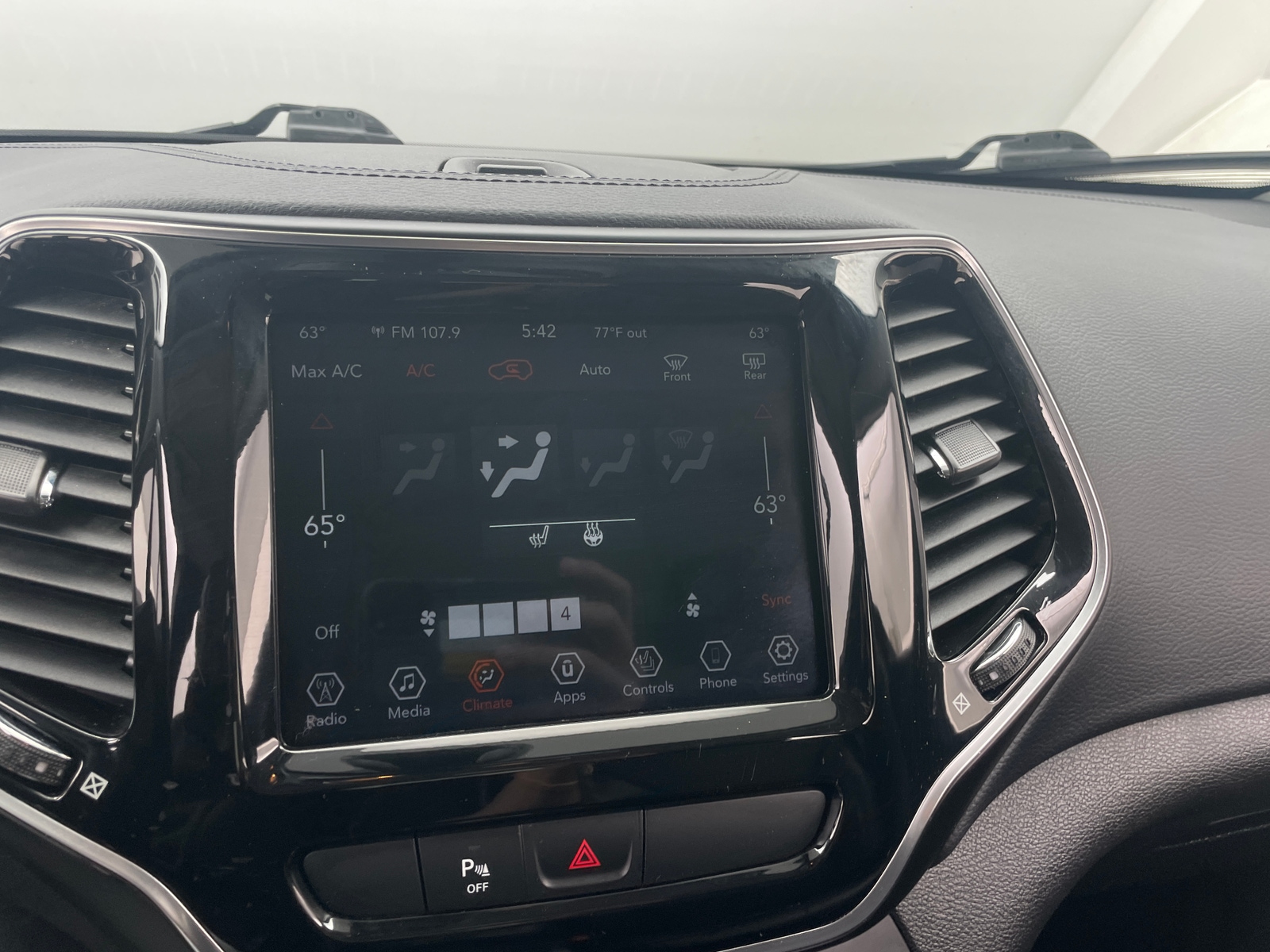 Thumbnail: 2020 Jeep Cherokee - 3