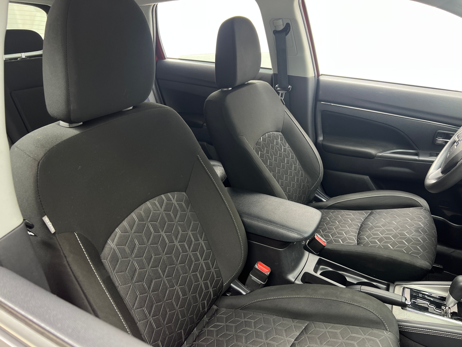 Thumbnail: 2024 Mitsubishi Outlander Sport - 2
