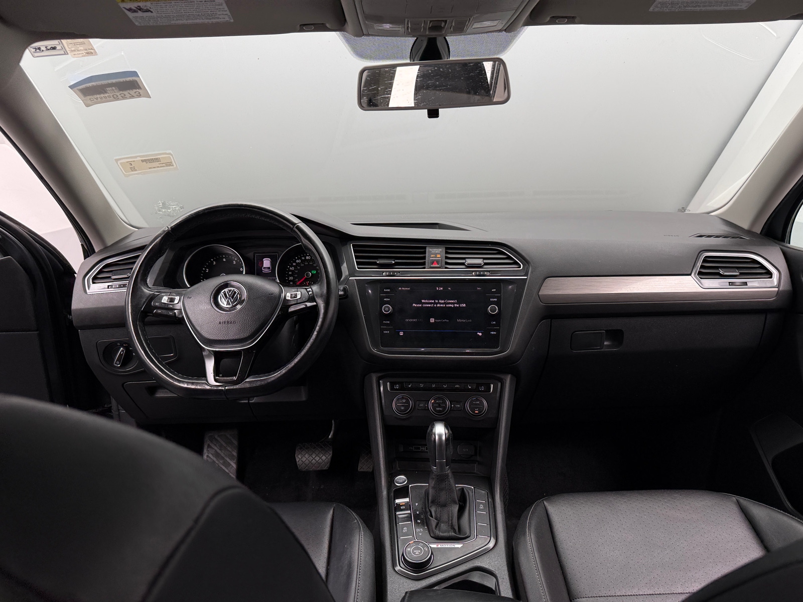 Thumbnail: 2018 Volkswagen Tiguan - 2