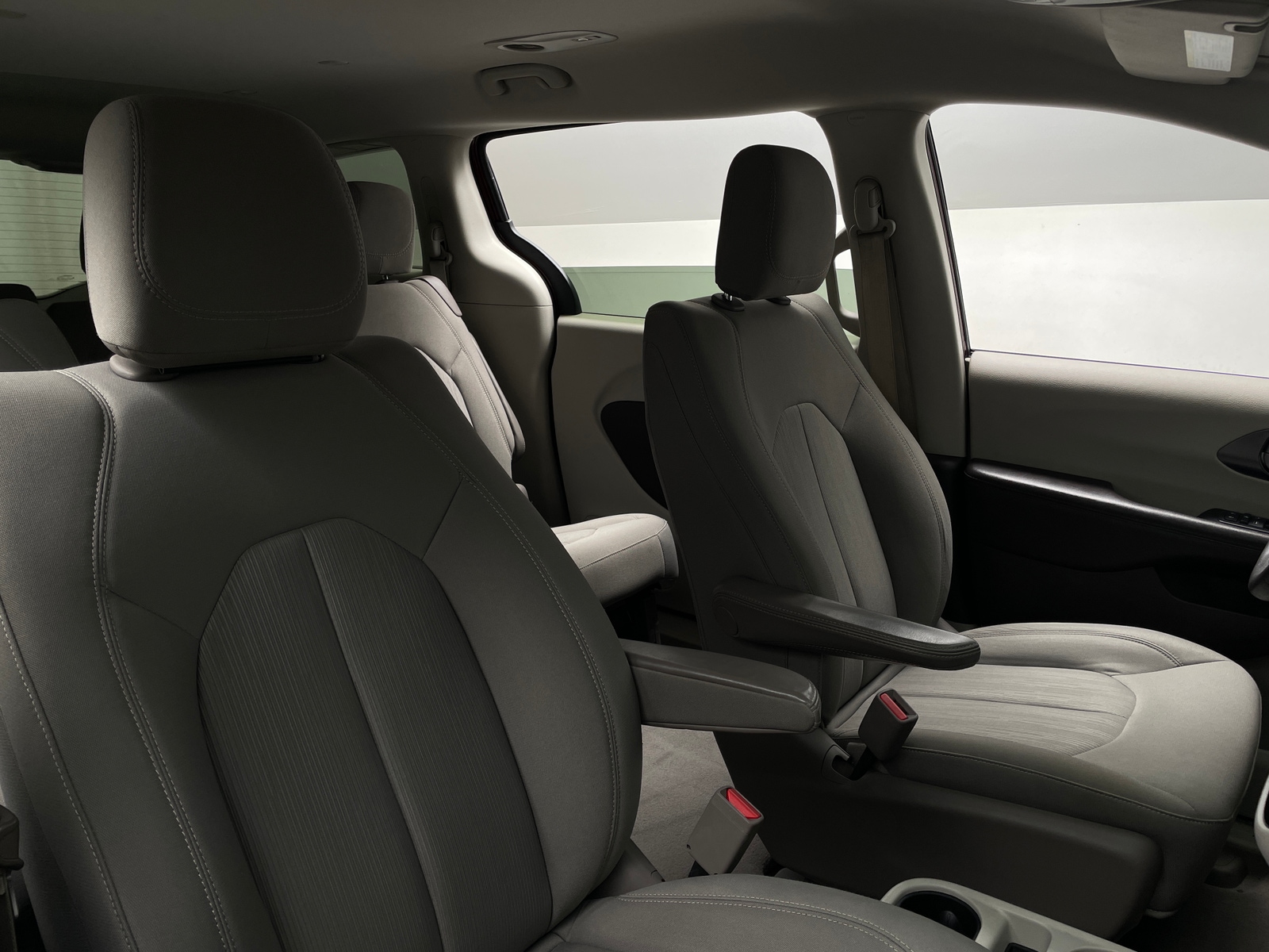 Thumbnail: 2017 Chrysler Pacifica - 2