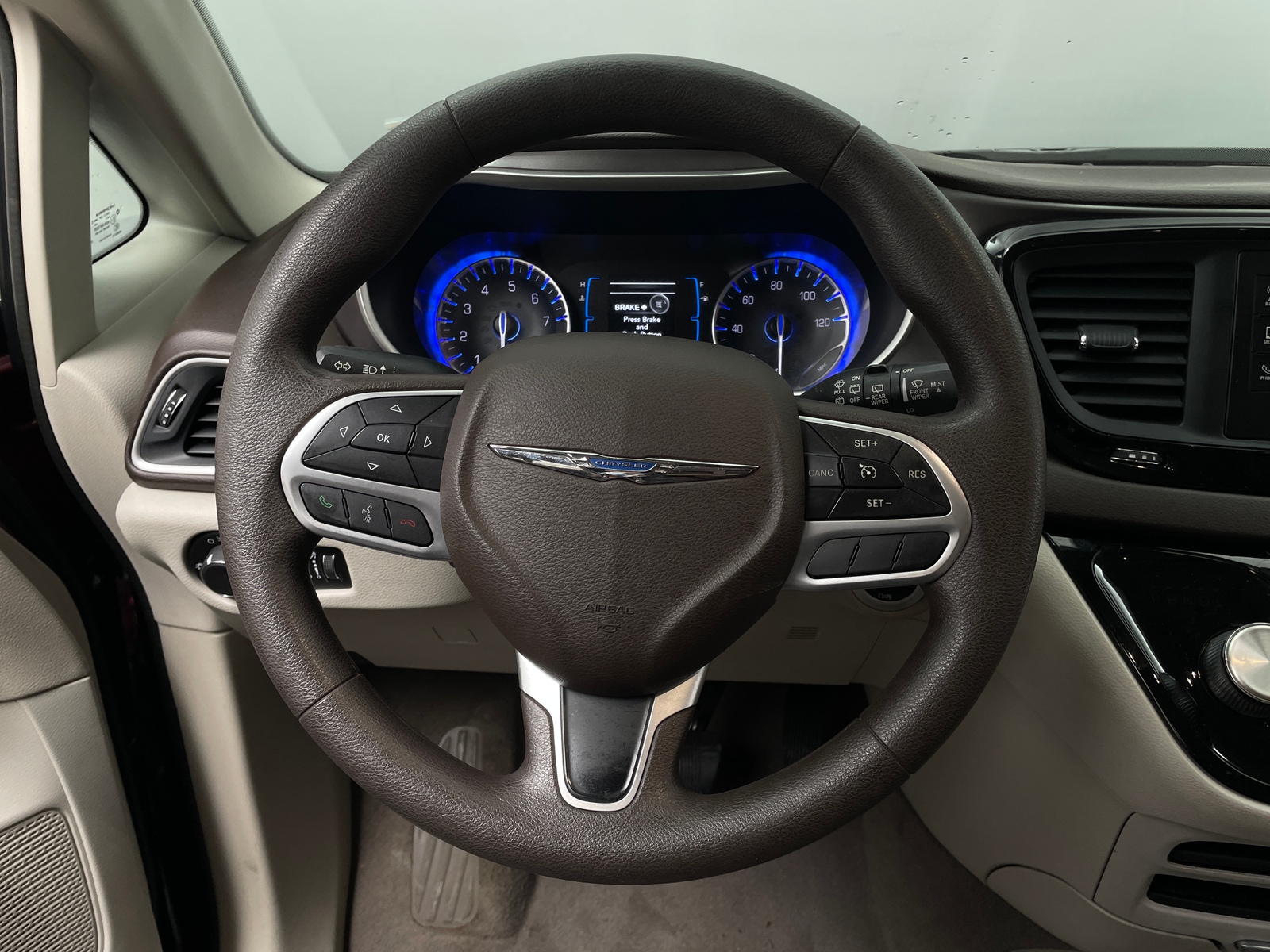 Thumbnail: 2017 Chrysler Pacifica - 5