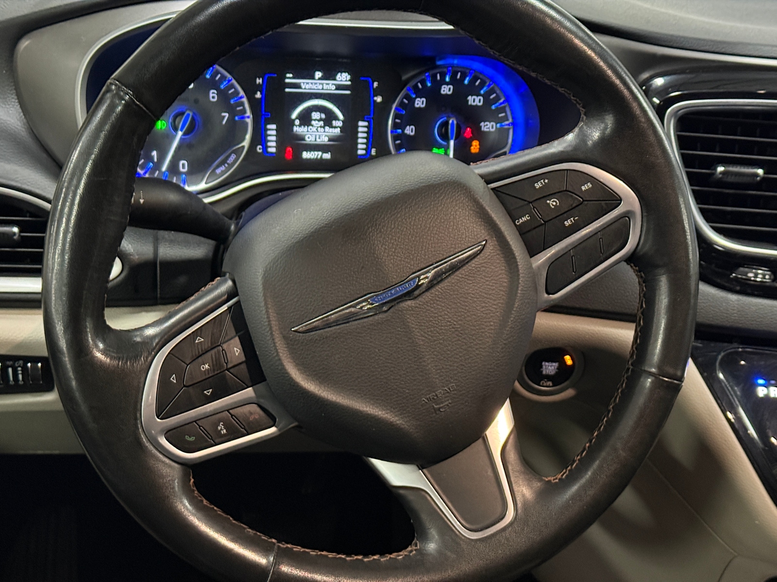 Thumbnail: 2020 Chrysler Pacifica - 4