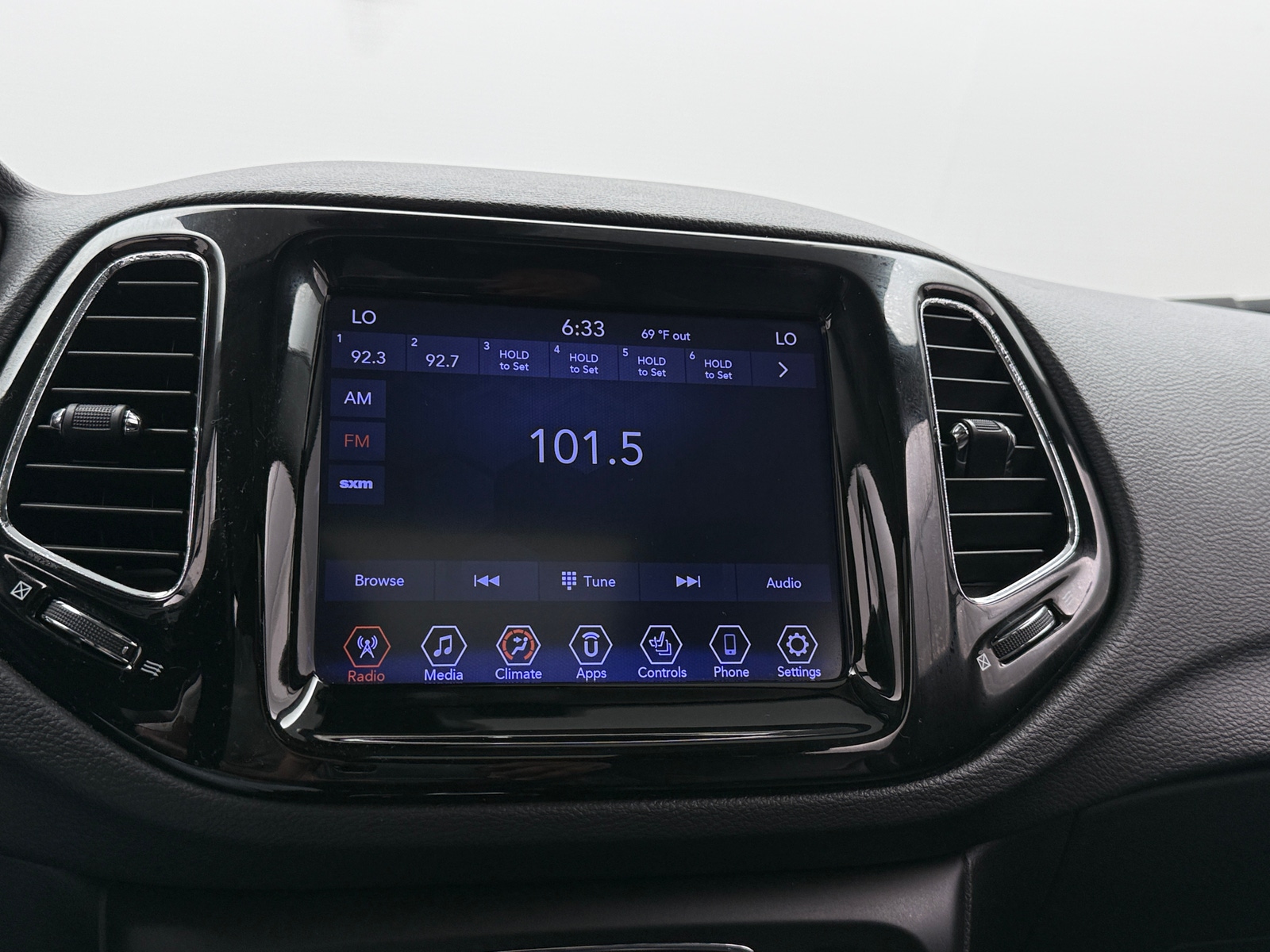 Thumbnail: 2021 Jeep Compass - 3
