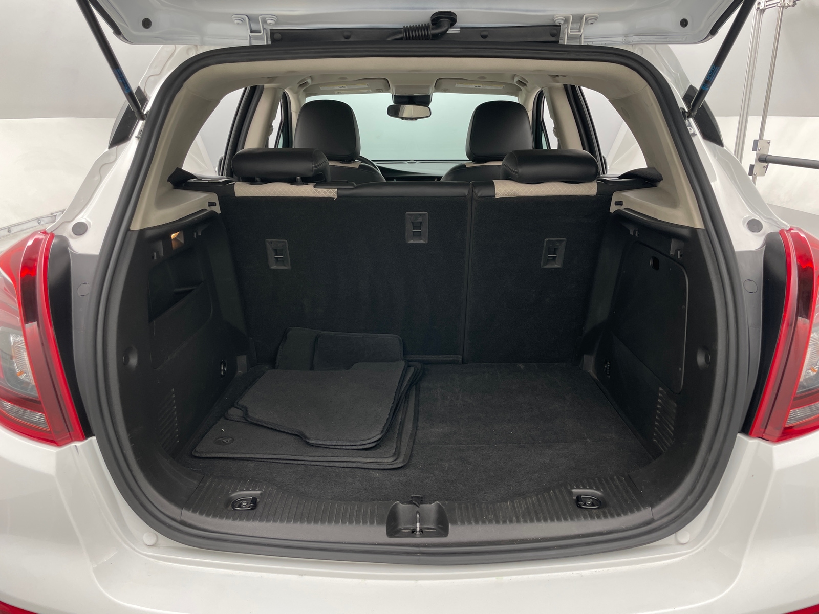 Thumbnail: 2019 Buick Encore - 6