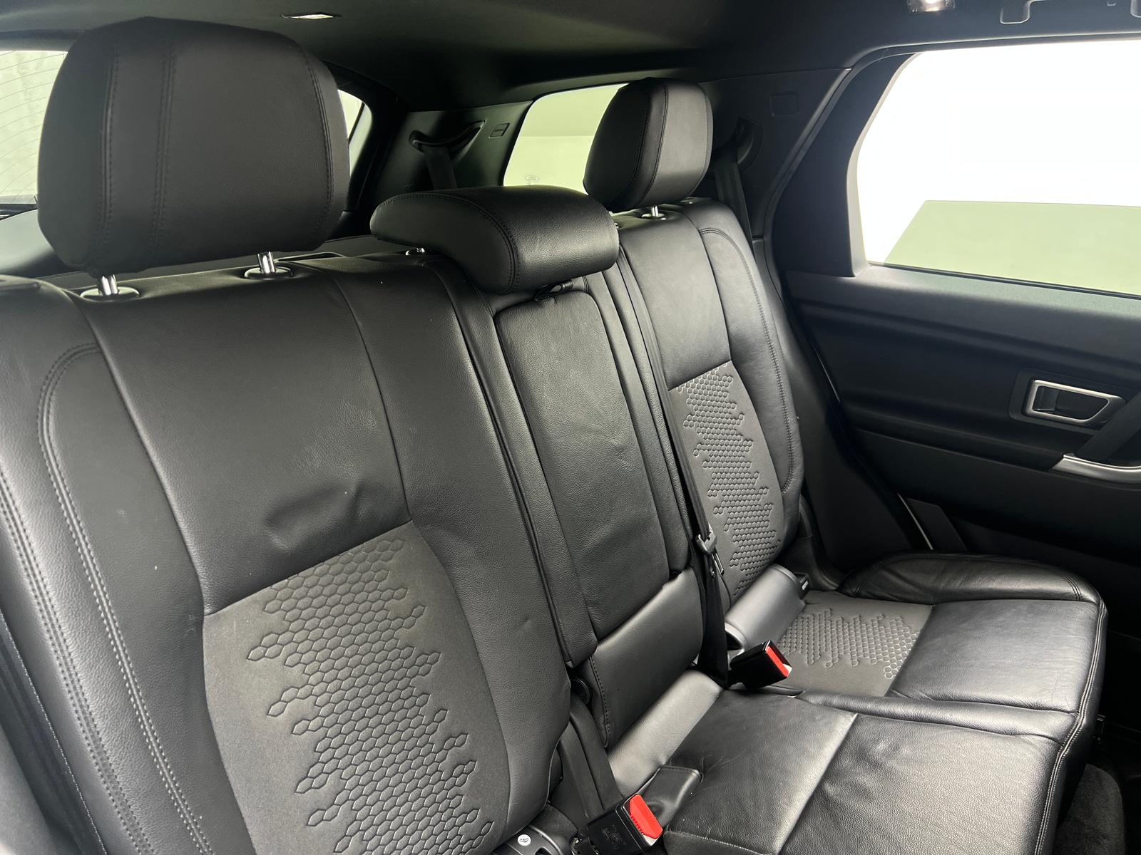 Thumbnail: 2019 Land Rover Discovery Sport - 5