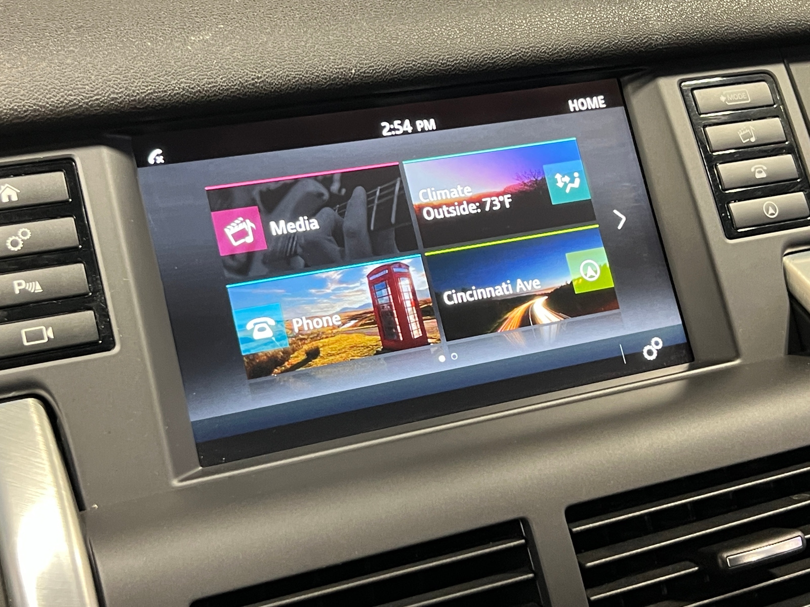 Thumbnail: 2019 Land Rover Discovery Sport - 3