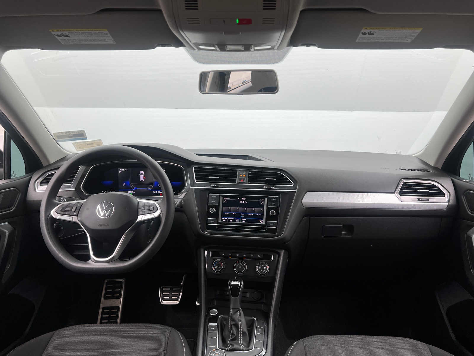 Thumbnail: 2022 Volkswagen Tiguan - 3