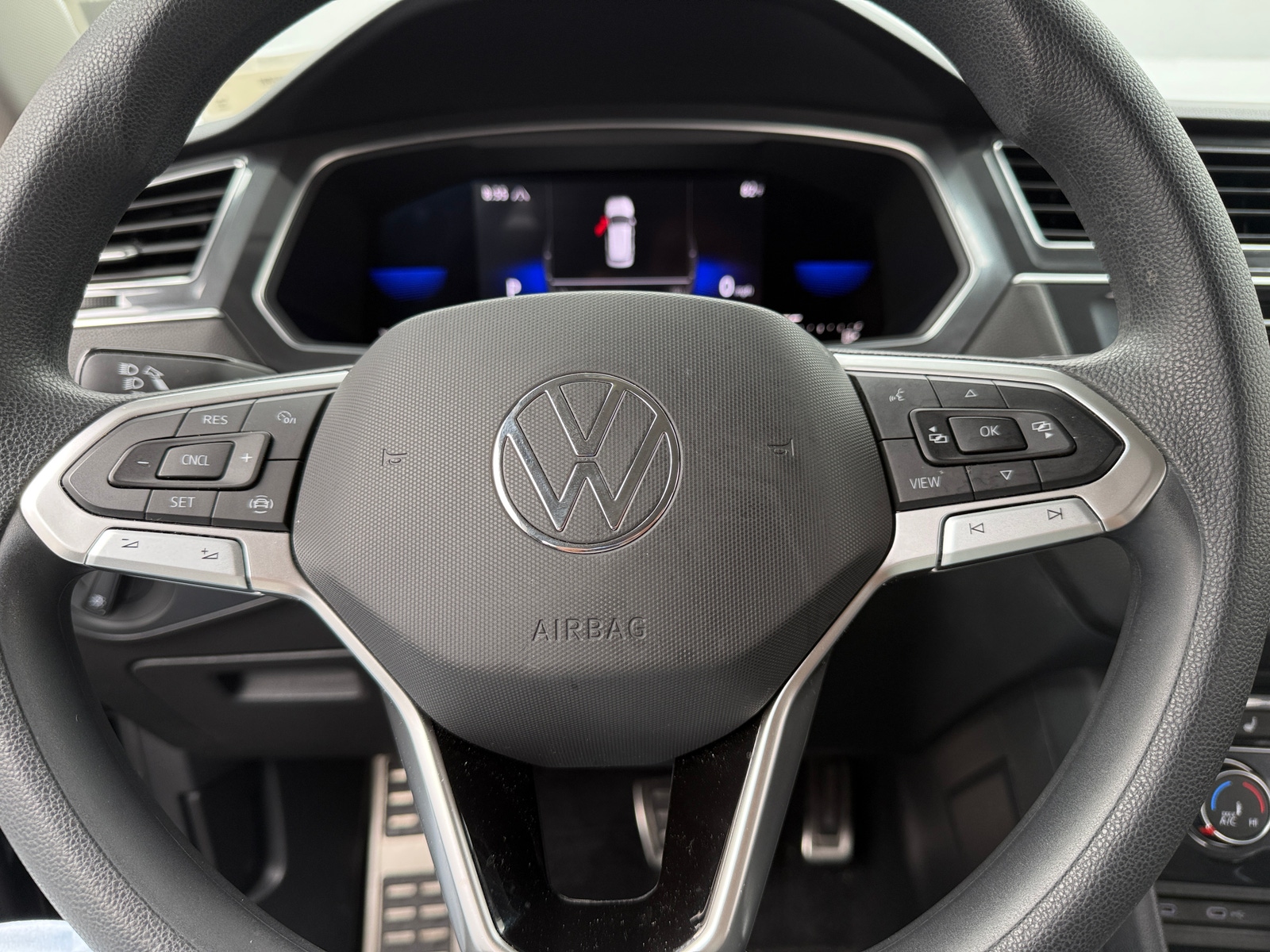 Thumbnail: 2022 Volkswagen Tiguan - 5