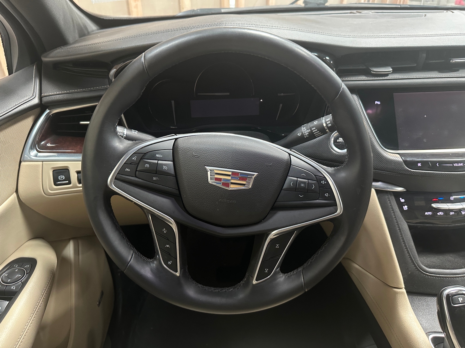 Thumbnail: 2017 Cadillac XT5 - 4