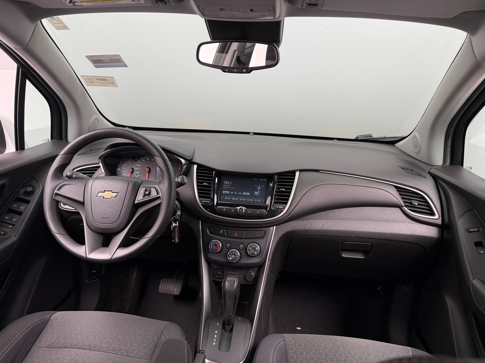 Thumbnail: 2017 Chevrolet Trax - 3